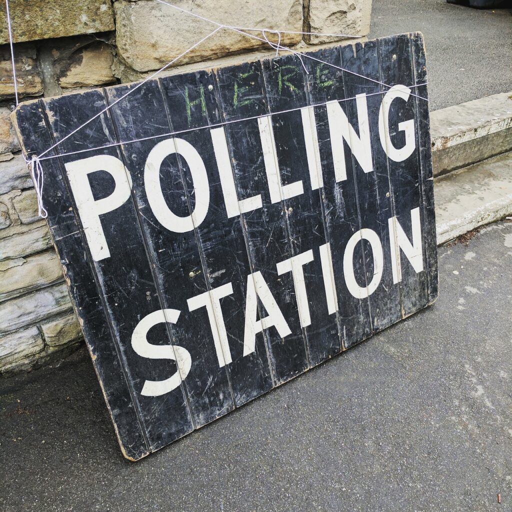 a sign that says polling station