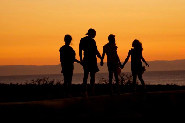 family-of-four-silhouette-sunset